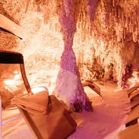 Salzgrotte der Odenwald-Therme Bad König