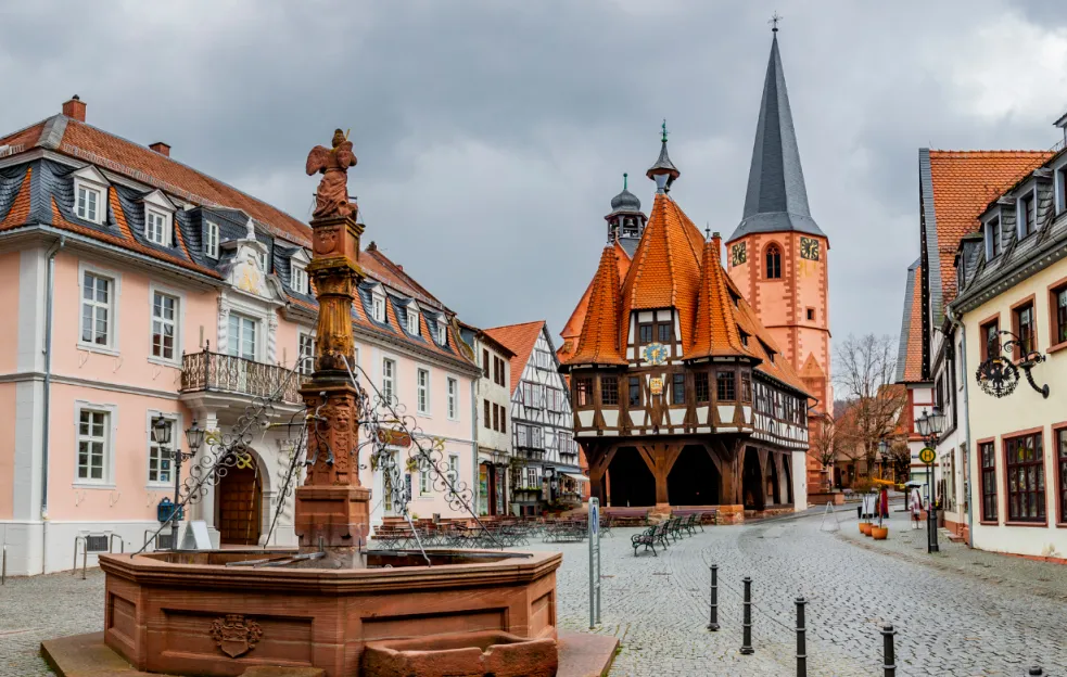 Plakat: Städtezauber im Odenwald: Geführte Erlebniswanderung zwischen Michelstadt & Erbach